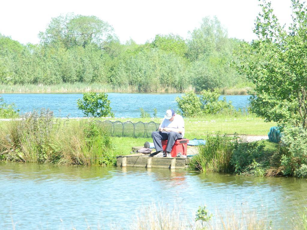 Lake Pochard Holiday Lodges South Cerney Kamer foto